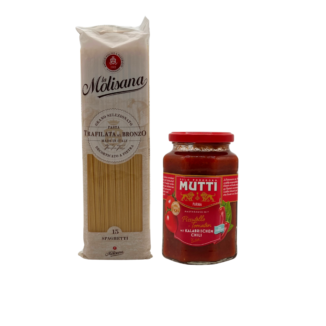 Spaghetti + Tomatensauce mit Chili